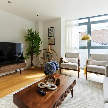 The Islington Place - Stunning 2Bdr House